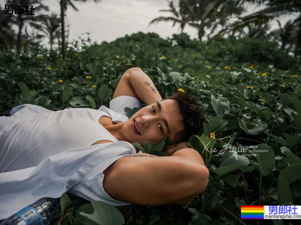 98年高鼻梁帅气小狼狗，这身腱子肉绝了！ - 51虹马