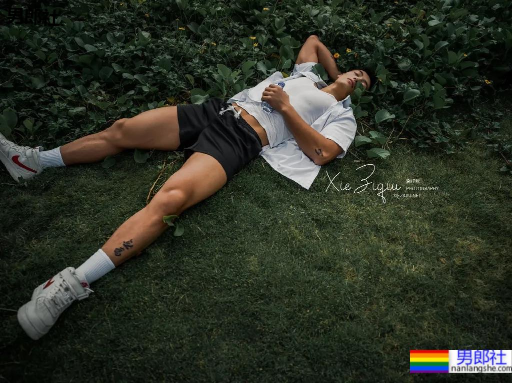 98年高鼻梁帅气小狼狗，这身腱子肉绝了！ - 51虹马