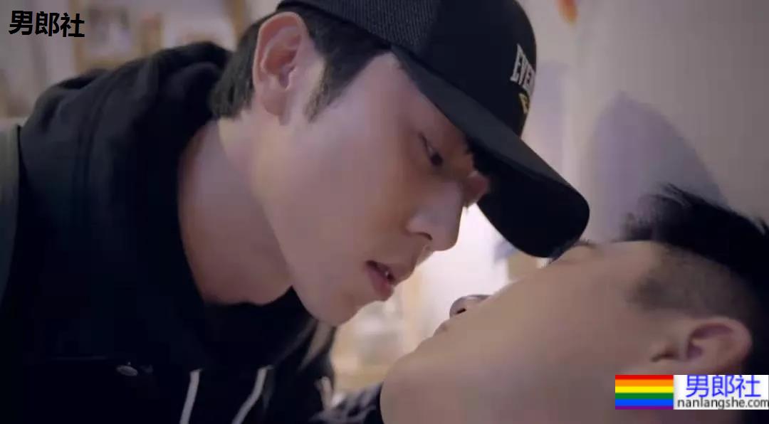 直男对兄弟主动进攻！这剧撩爆了！ - 51虹马