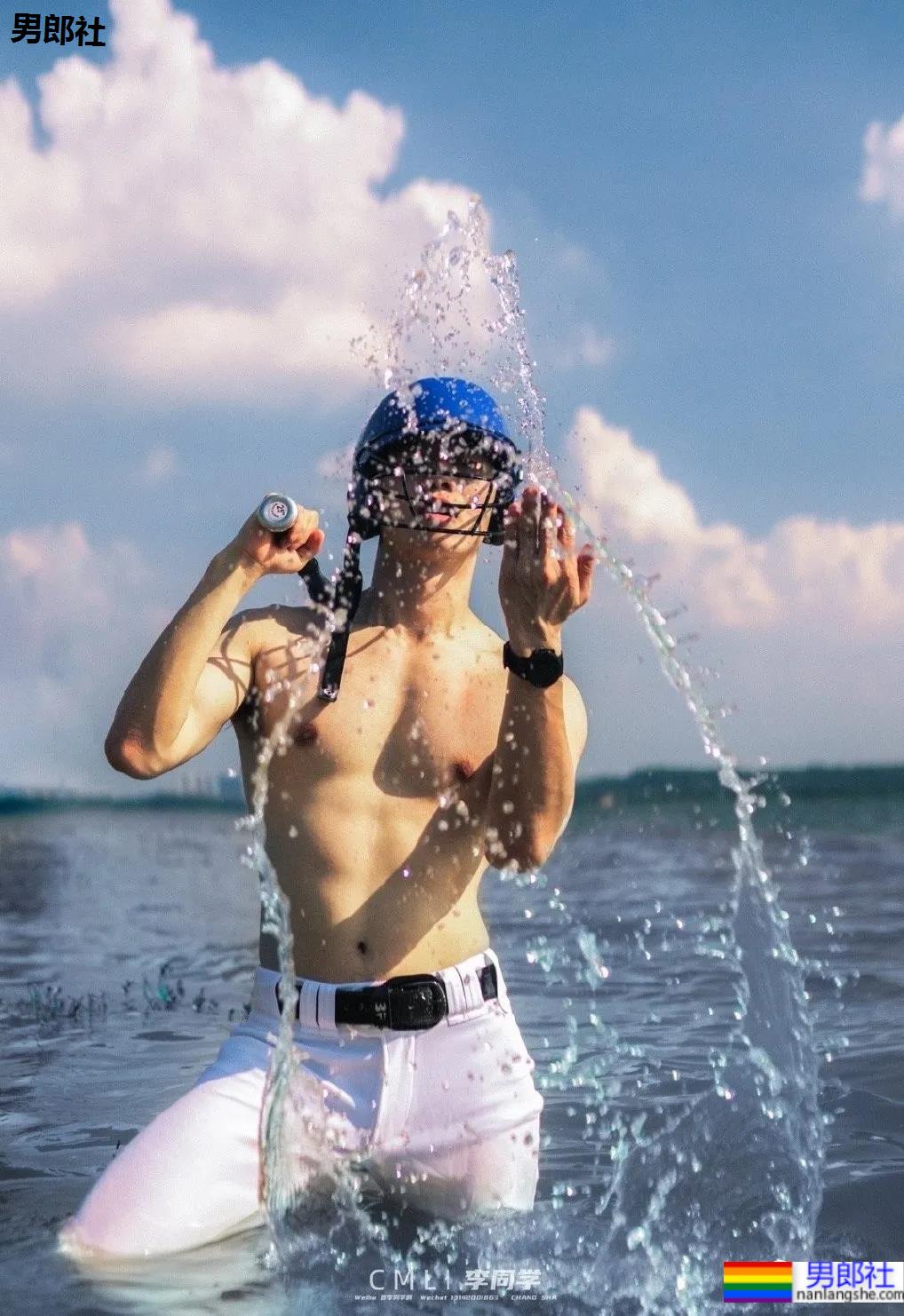 专访摄影师李同学:又纯又欲的肌肉写真是这样拍出来的?! - 51虹马 专访摄影师李同学:又纯又欲的肌肉写真是这样拍出来的?! - 51虹马