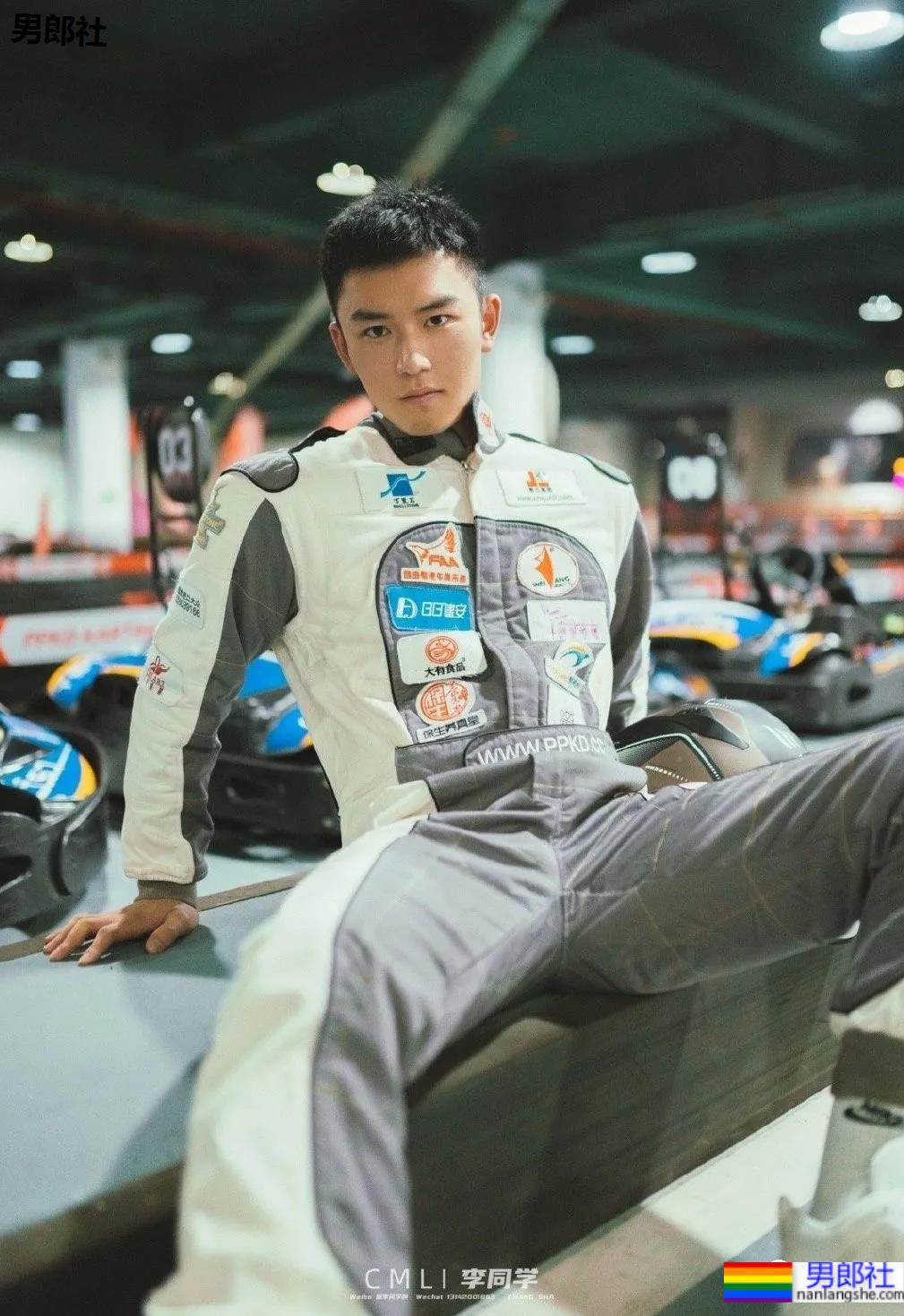 专访摄影师李同学:又纯又欲的肌肉写真是这样拍出来的?! - 51虹马 专访摄影师李同学:又纯又欲的肌肉写真是这样拍出来的?! - 51虹马