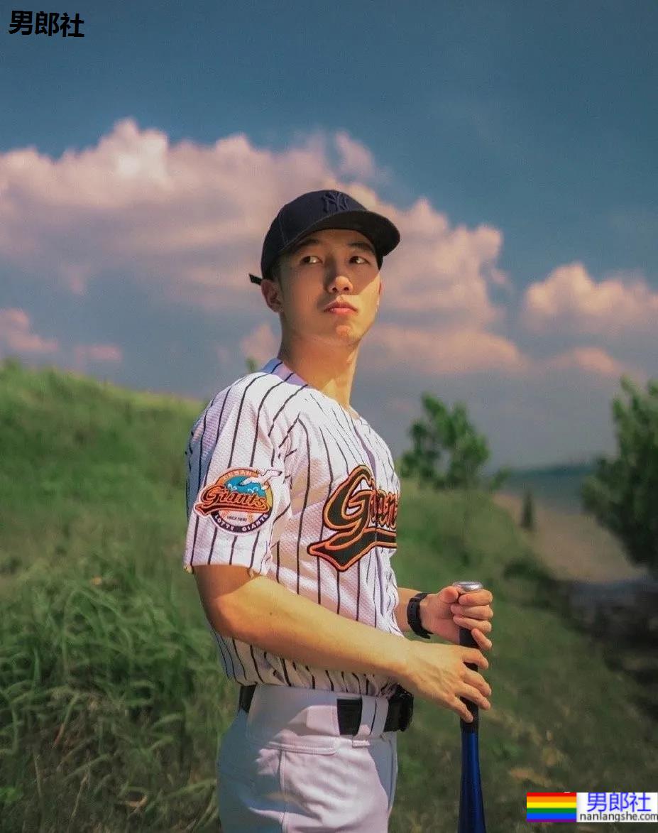 专访摄影师李同学:又纯又欲的肌肉写真是这样拍出来的?! - 51虹马 专访摄影师李同学:又纯又欲的肌肉写真是这样拍出来的?! - 51虹马