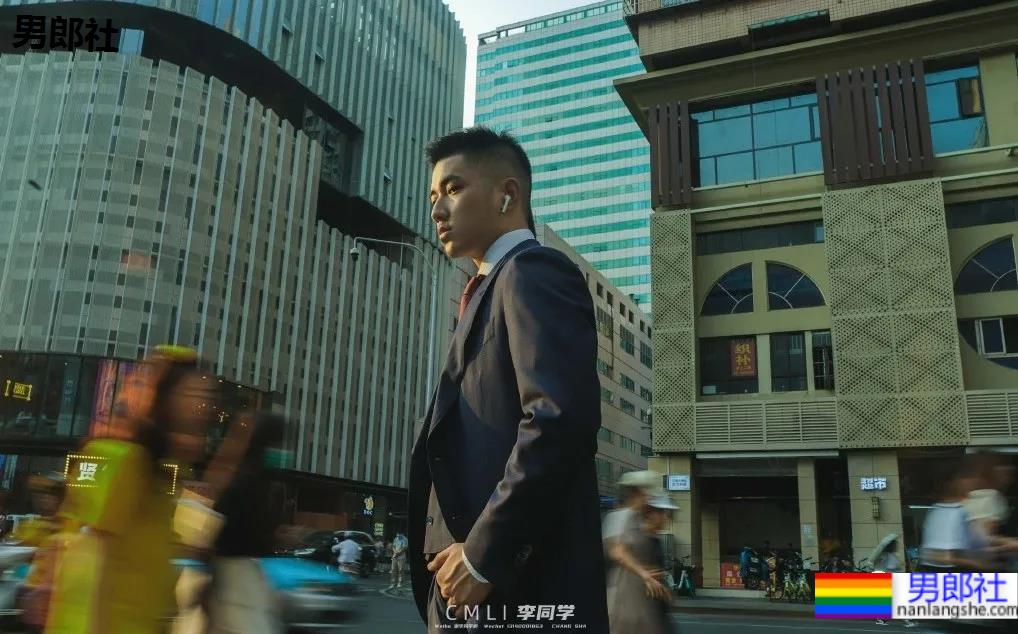 专访摄影师李同学:又纯又欲的肌肉写真是这样拍出来的?! - 51虹马 专访摄影师李同学:又纯又欲的肌肉写真是这样拍出来的?! - 51虹马