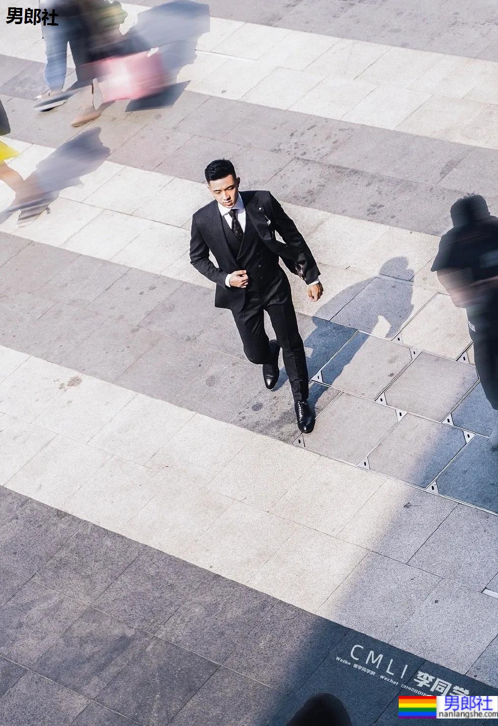 专访摄影师李同学:又纯又欲的肌肉写真是这样拍出来的?! - 51虹马 专访摄影师李同学:又纯又欲的肌肉写真是这样拍出来的?! - 51虹马