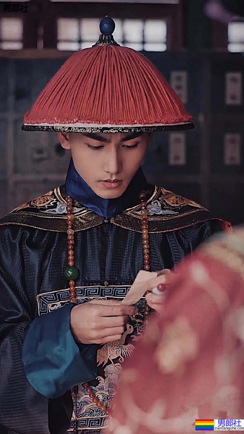 世界西装先生腹肌照被疯传,校草级条顺小狼狗,把网友馋坏了! - 51虹马 世界西装先生腹肌照被疯传,校草级条顺小狼狗,把网友馋坏了! - 51虹马