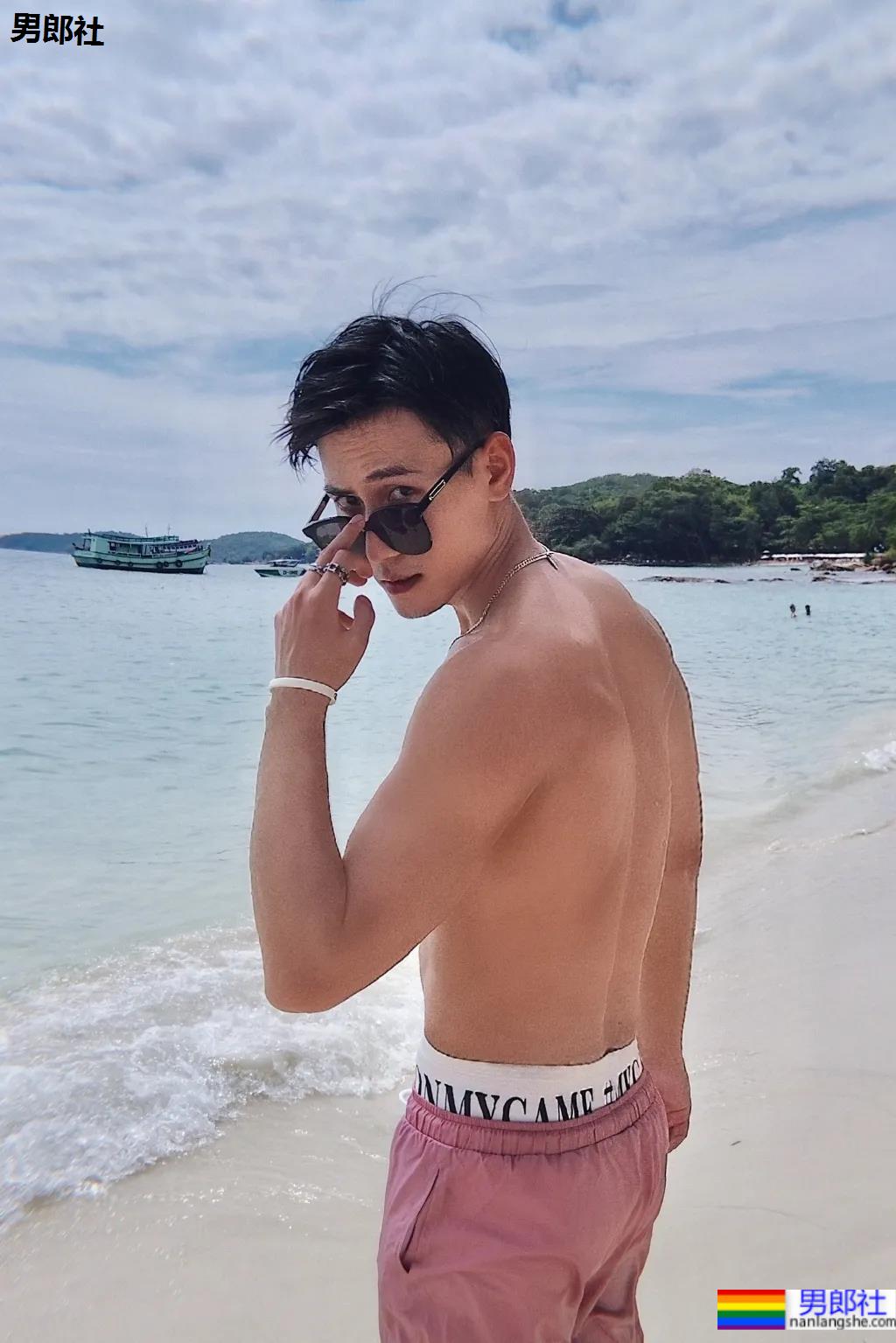 世界西装先生腹肌照被疯传,校草级条顺小狼狗,把网友馋坏了! - 51虹马 世界西装先生腹肌照被疯传,校草级条顺小狼狗,把网友馋坏了! - 51虹马