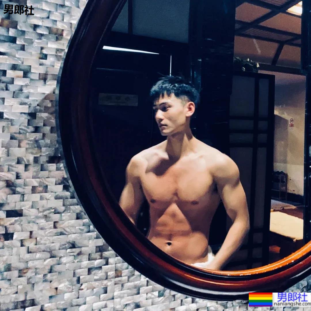 世界西装先生腹肌照被疯传,校草级条顺小狼狗,把网友馋坏了! - 51虹马 世界西装先生腹肌照被疯传,校草级条顺小狼狗,把网友馋坏了! - 51虹马