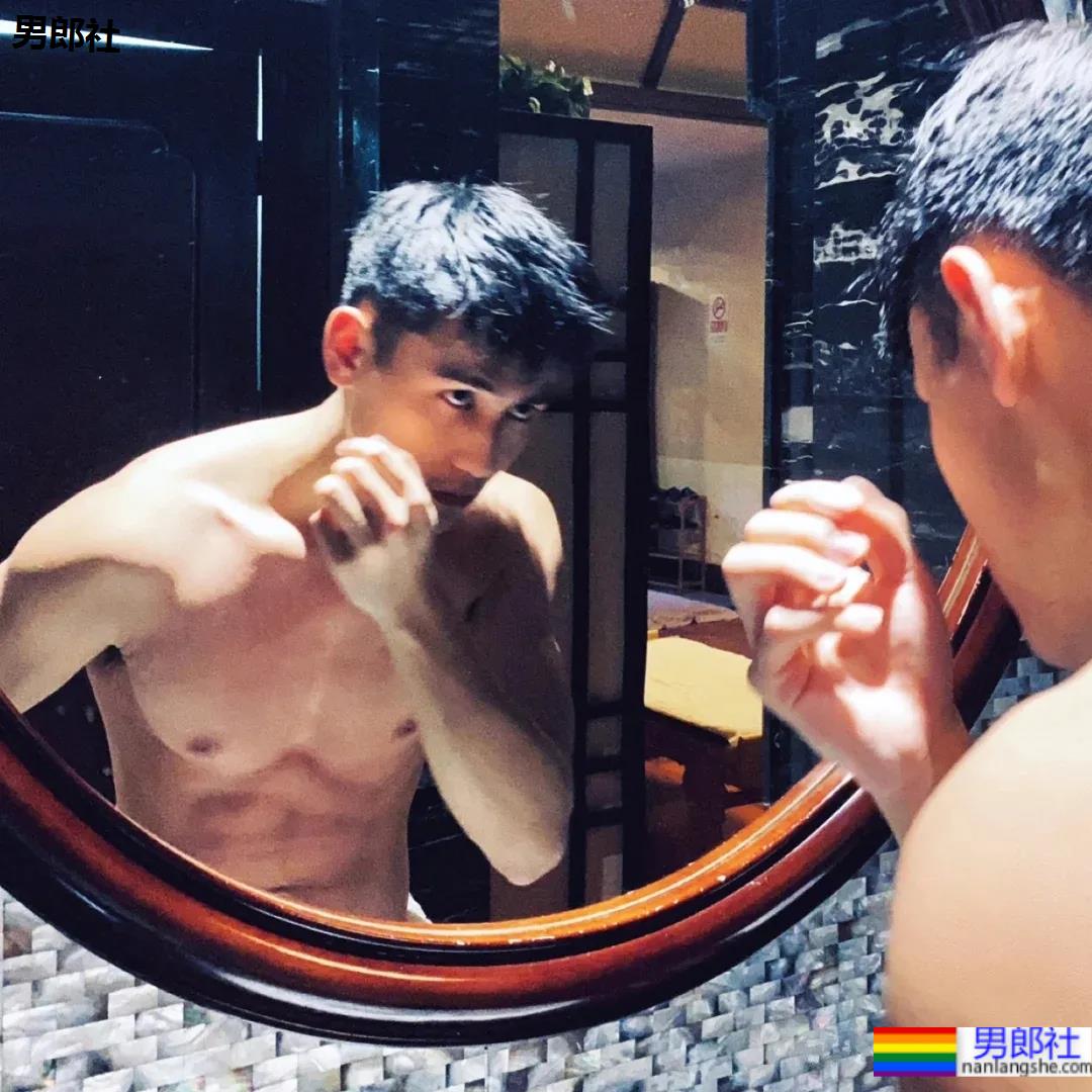 世界西装先生腹肌照被疯传,校草级条顺小狼狗,把网友馋坏了! - 51虹马 世界西装先生腹肌照被疯传,校草级条顺小狼狗,把网友馋坏了! - 51虹马