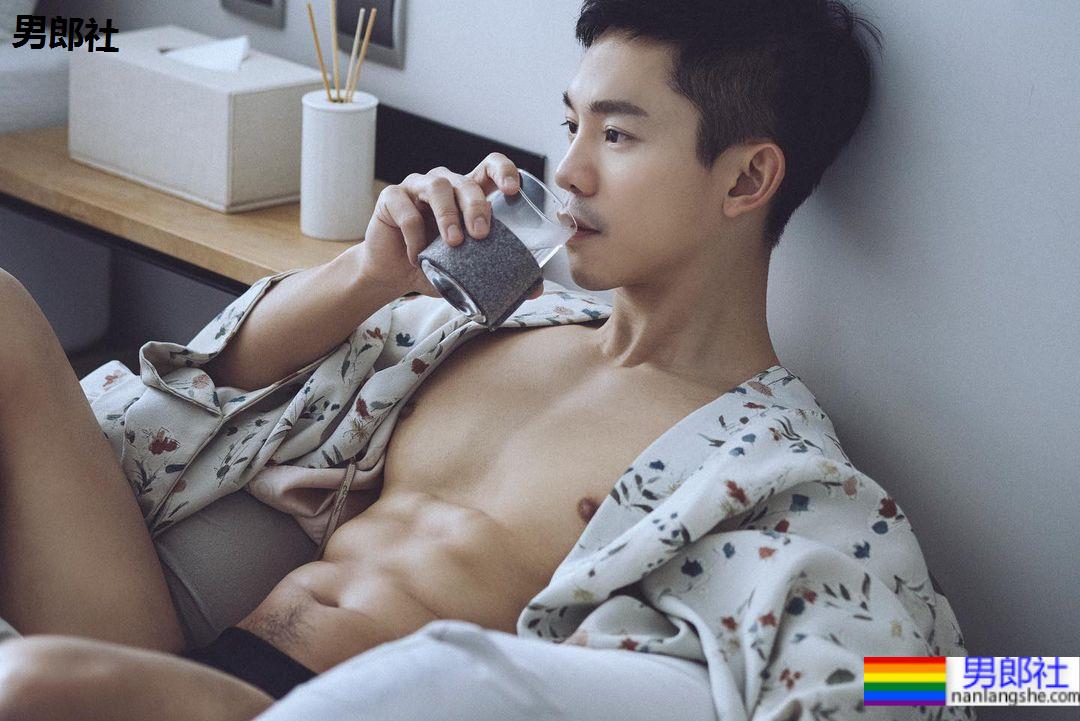 同志天菜献出第一次！二哥、叶天伦共组男男CP 携手探讨同婚后教养问题 - 51虹马