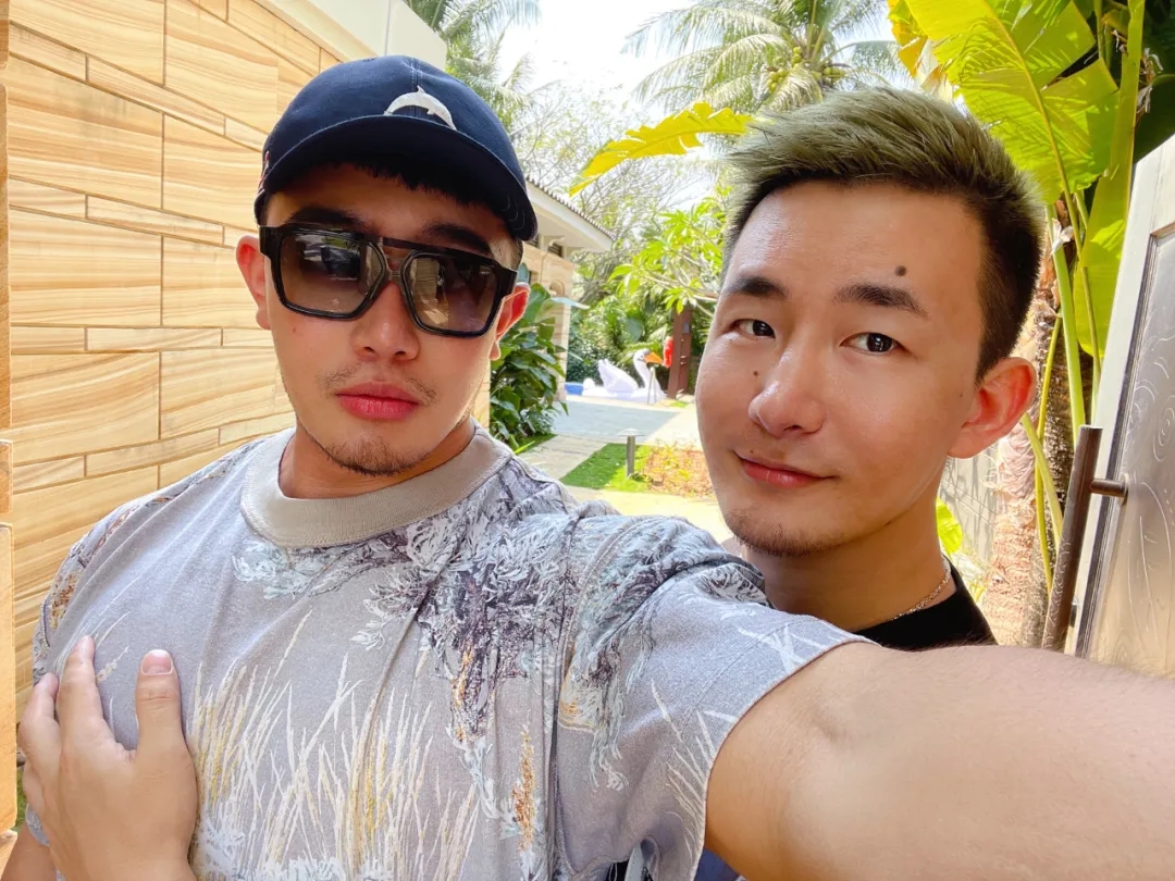 专访推特网黄夫夫「虎宝宝&太阳」 - 51虹马 专访推特网黄夫夫「虎宝宝&太阳」 - 51虹马