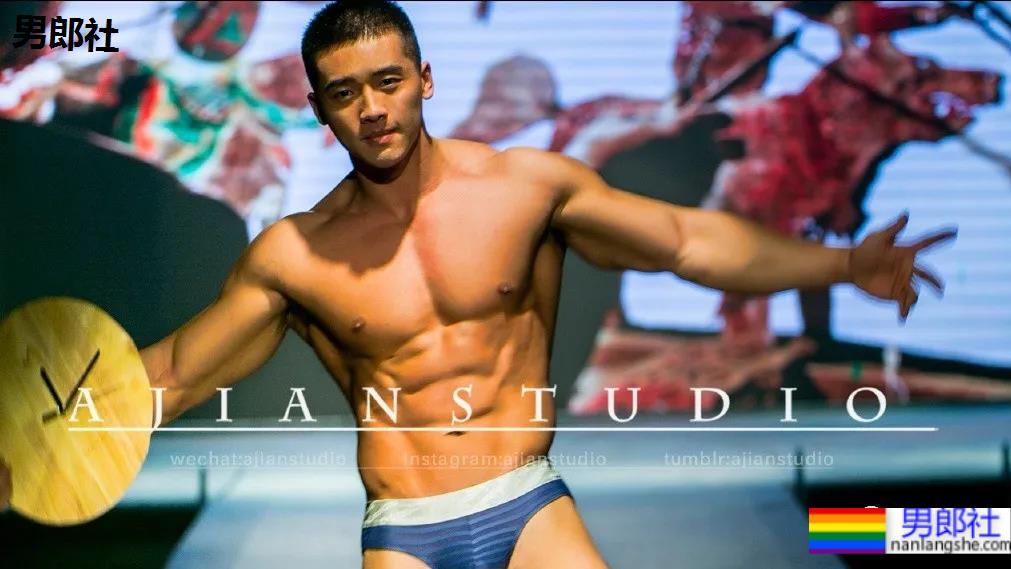 穿红泳裤的肌肉男竟然是他！这反差也太大了！ - 51虹马