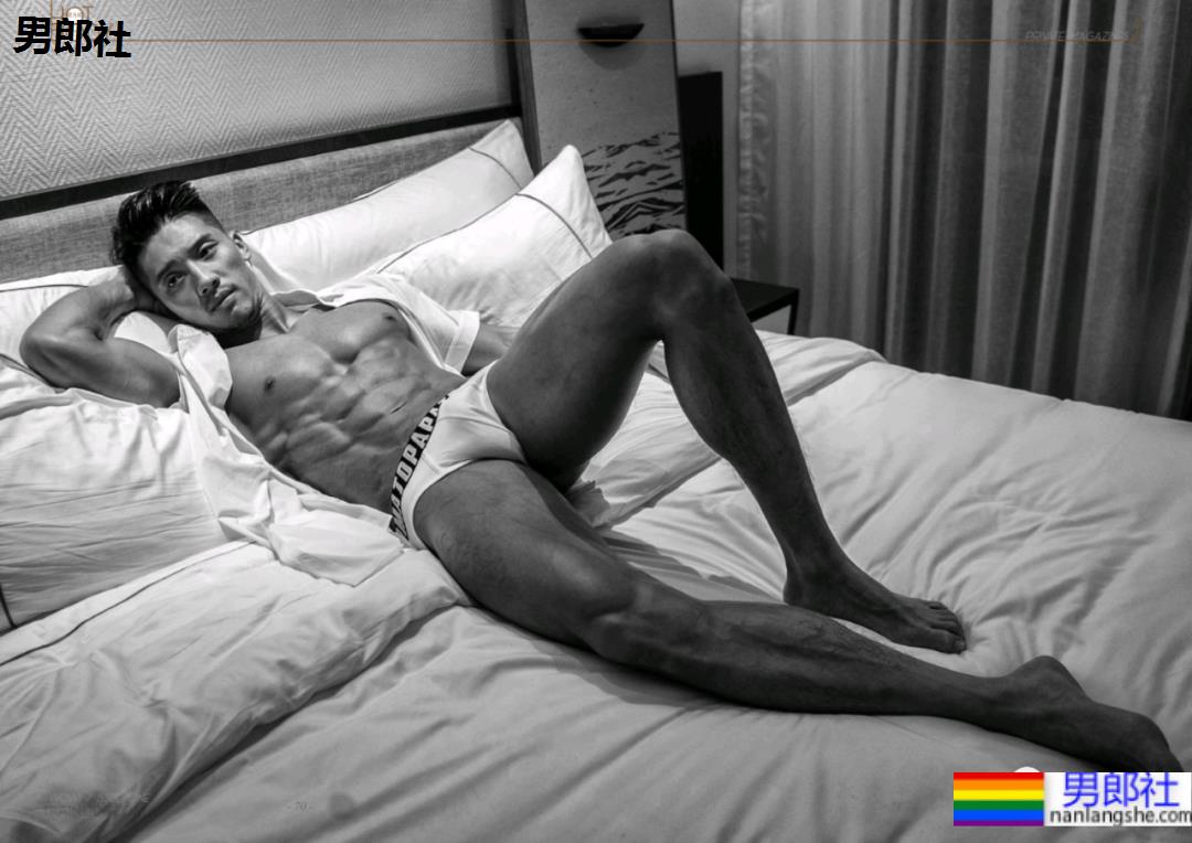 穿红泳裤的肌肉男竟然是他！这反差也太大了！ - 51虹马