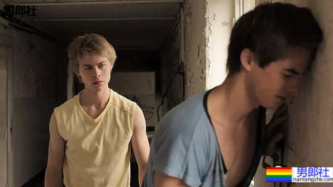 掰弯了我的直男好友，过程好惊险！ - 51虹马