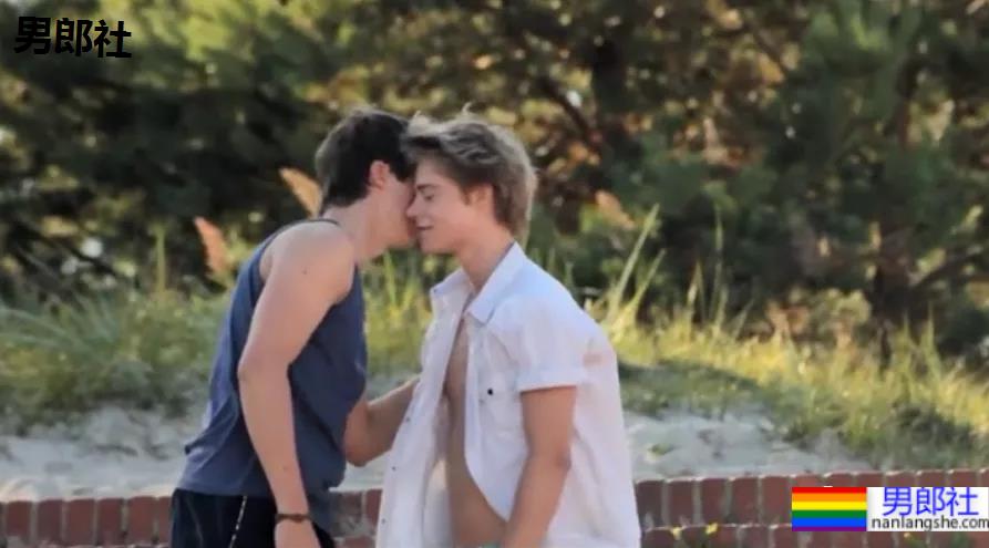 掰弯了我的直男好友，过程好惊险！ - 51虹马