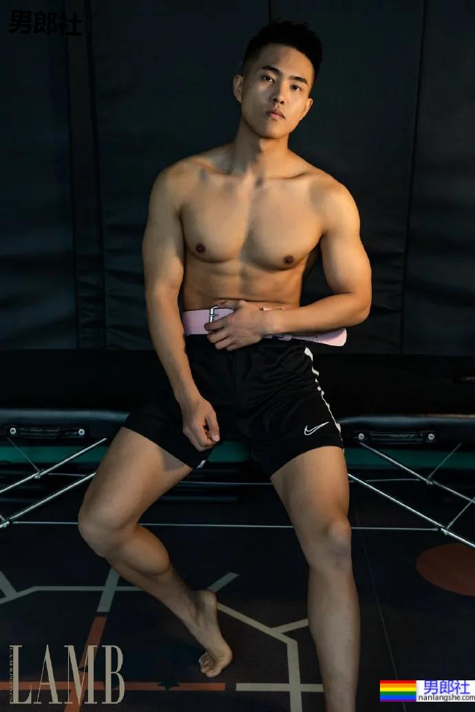 禁欲系肌肉拳击手，有一种S的气质 - 51虹马