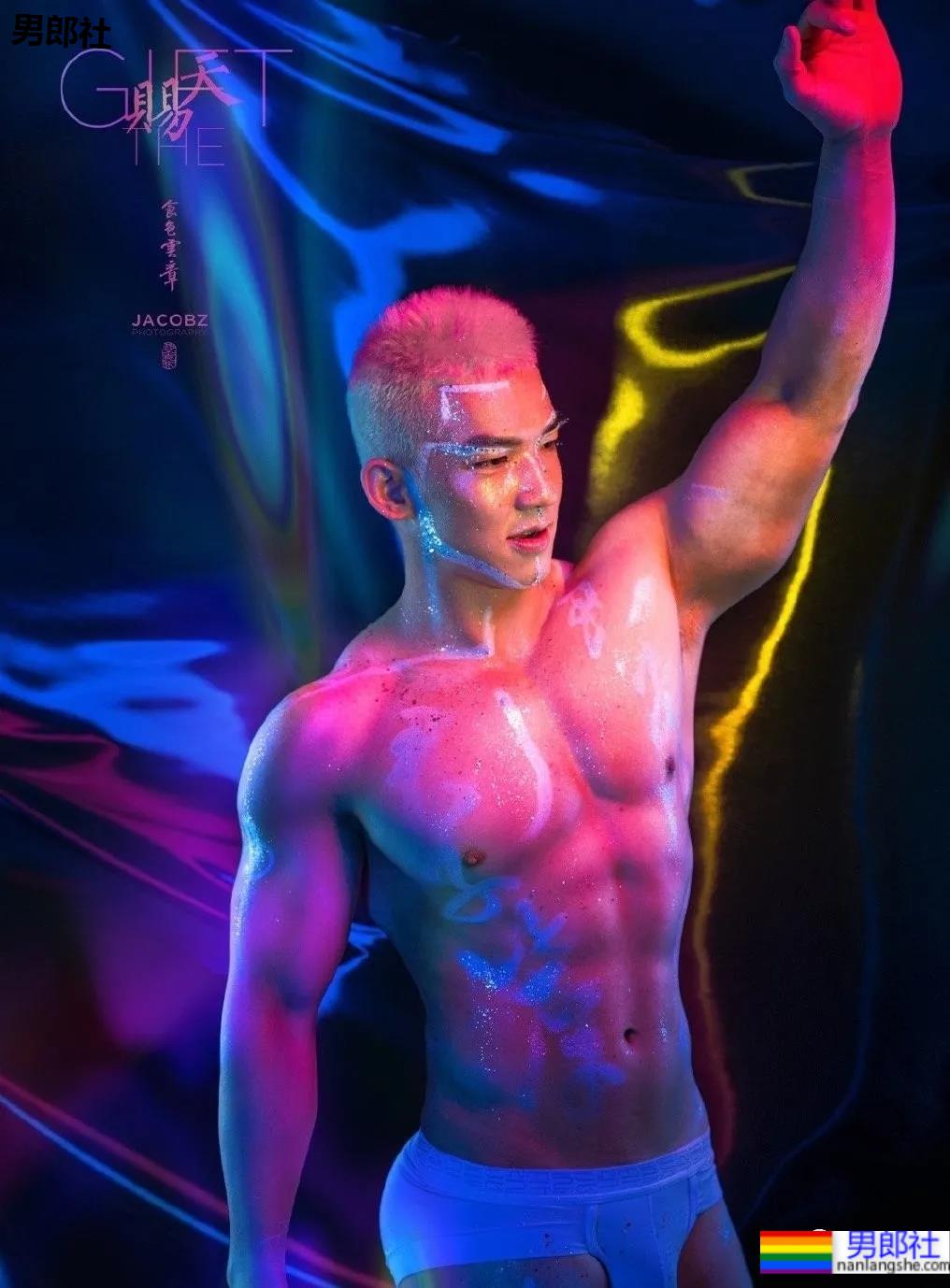 忠犬小狼狗最新写真大片，这摄影师成片也太赞了！ - 51虹马