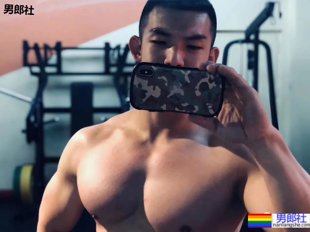 忠犬小狼狗最新写真大片，这摄影师成片也太赞了！ - 51虹马