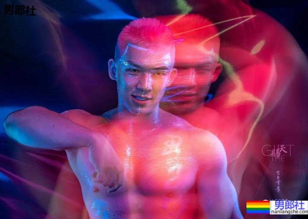 忠犬小狼狗最新写真大片，这摄影师成片也太赞了！ - 51虹马