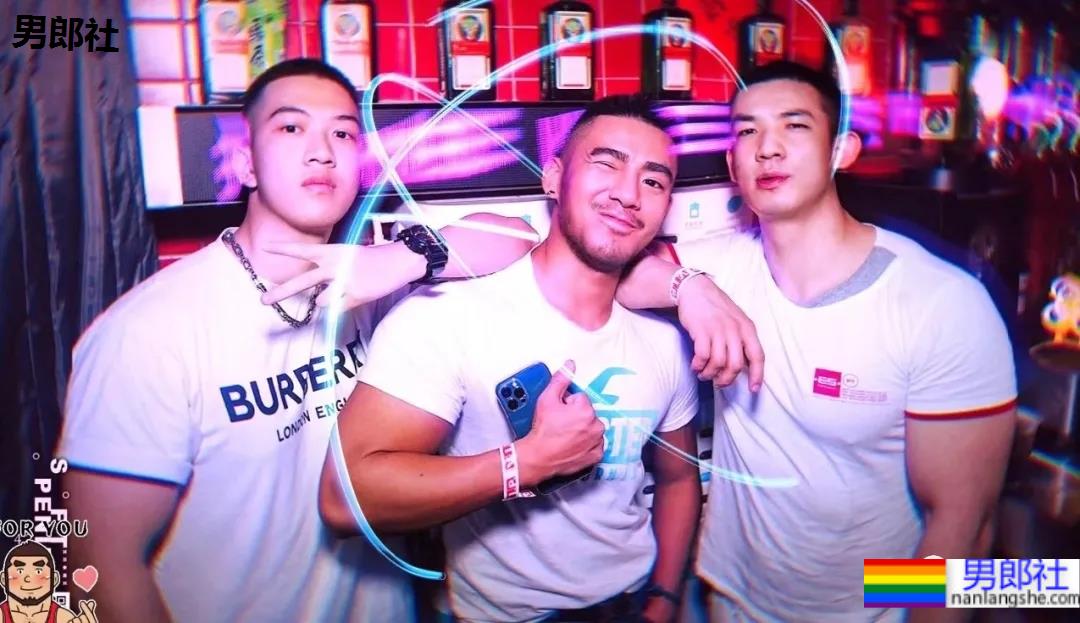 忠犬小狼狗最新写真大片，这摄影师成片也太赞了！ - 51虹马