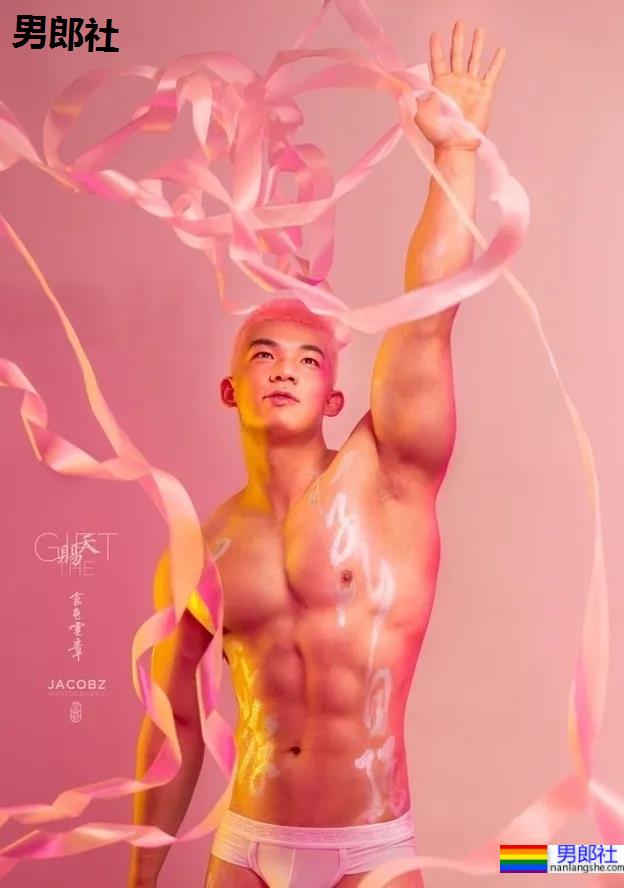 忠犬小狼狗最新写真大片，这摄影师成片也太赞了！ - 51虹马