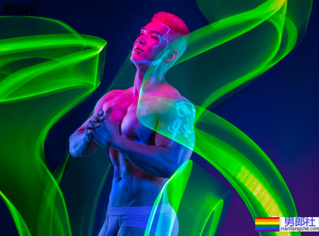 忠犬小狼狗最新写真大片，这摄影师成片也太赞了！ - 51虹马