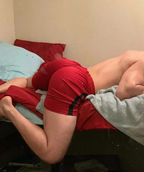 屁股翘的男生到底有多任性？-51虹马