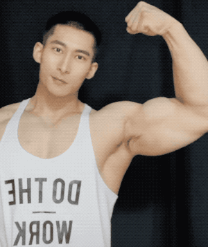 寸头肌肉医生小视频走红，终于扒到了这枚天菜!-51虹马