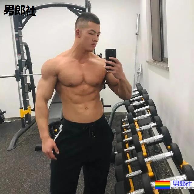 中国男生剃完寸头，也太帅太A了吧！ - 51虹马