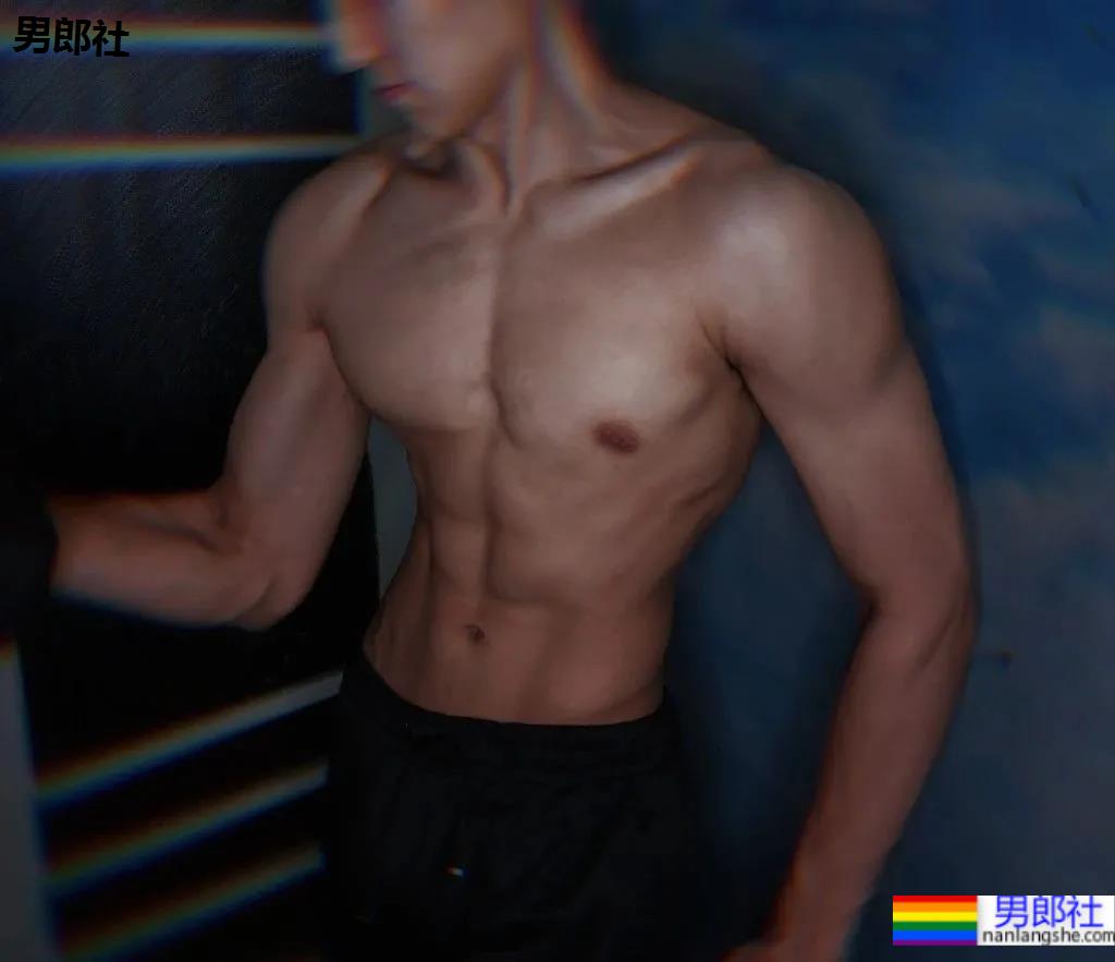 196CM沈阳体院的小哥哥，穿灰裤子简直太A了！ - 51虹马