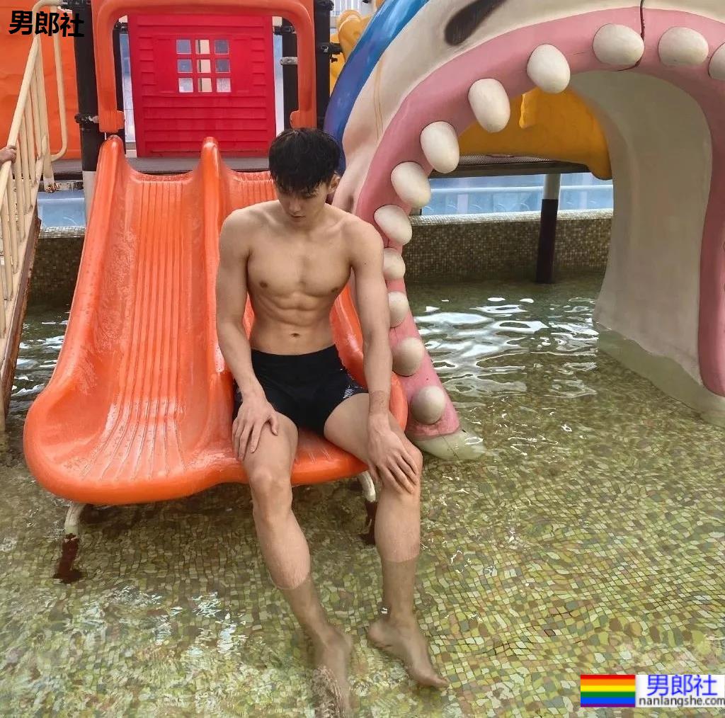 196CM沈阳体院的小哥哥，穿灰裤子简直太A了！ - 51虹马