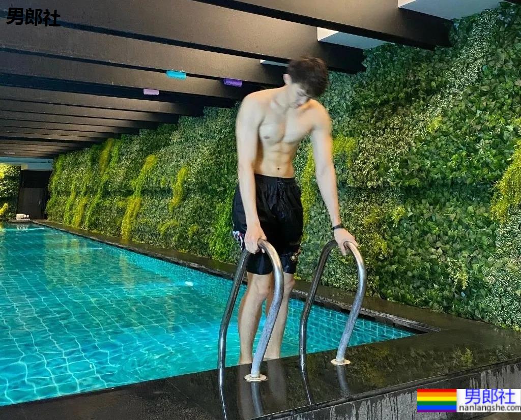 196CM沈阳体院的小哥哥，穿灰裤子简直太A了！ - 51虹马