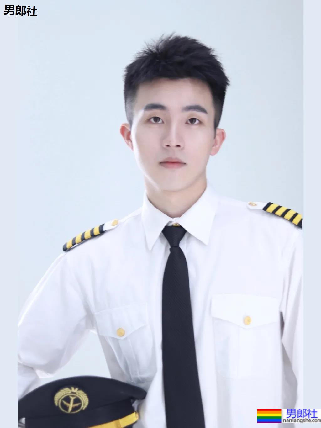 鲜嫩帅气的制服系空少小哥，今日份心动男孩！ - 51虹马