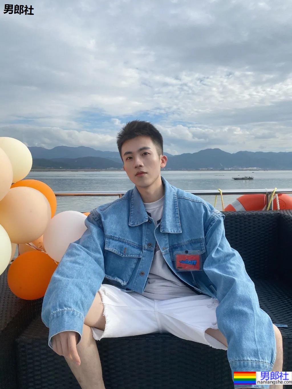 鲜嫩帅气的制服系空少小哥，今日份心动男孩！ - 51虹马