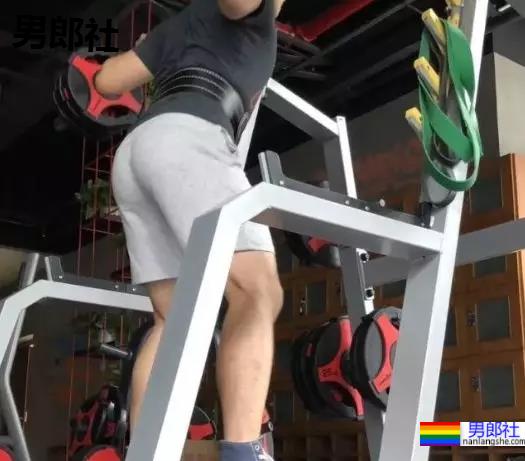 当练出希腊男体般的肉感“翘臀”,是种什么体验? - 51虹马 当练出希腊男体般的肉感“翘臀”,是种什么体验? - 51虹马