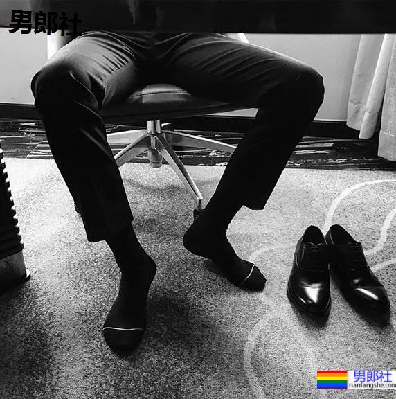 为什么Gay喜欢白袜子？ - 51虹马