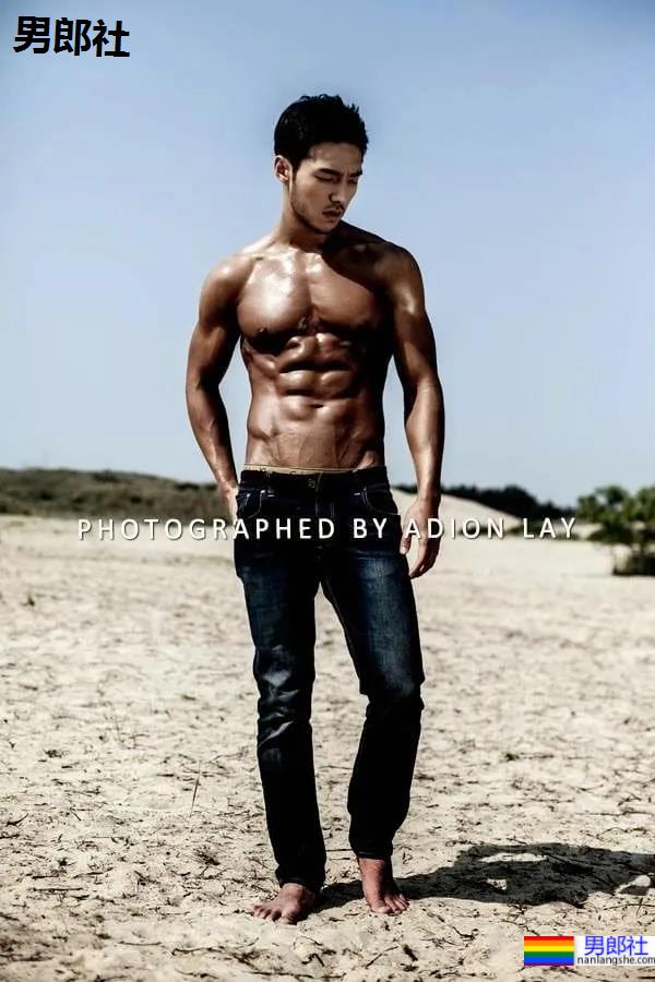 186cm天菜飞行员晒与男生亲密合照？他们的关系竟然如此玄妙！ - 51虹马