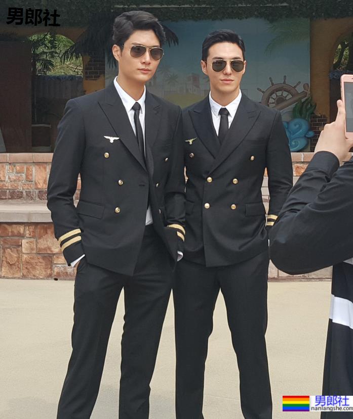 186cm天菜飞行员晒与男生亲密合照？他们的关系竟然如此玄妙！ - 51虹马