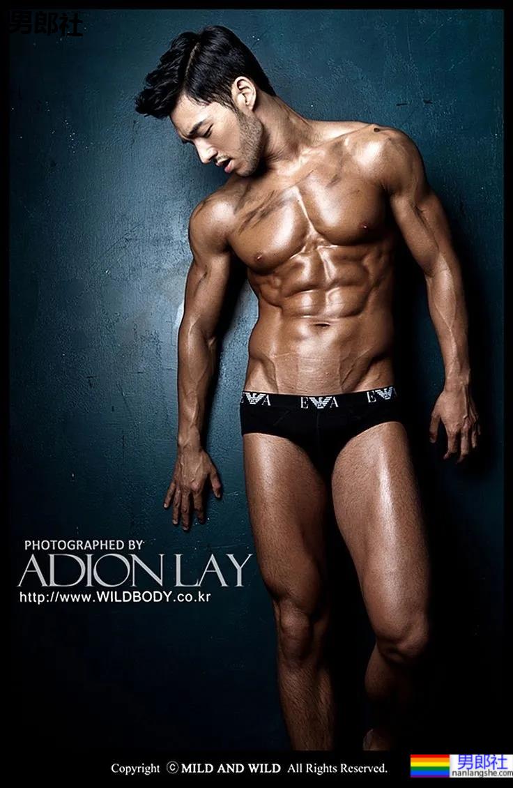 186cm天菜飞行员晒与男生亲密合照？他们的关系竟然如此玄妙！ - 51虹马