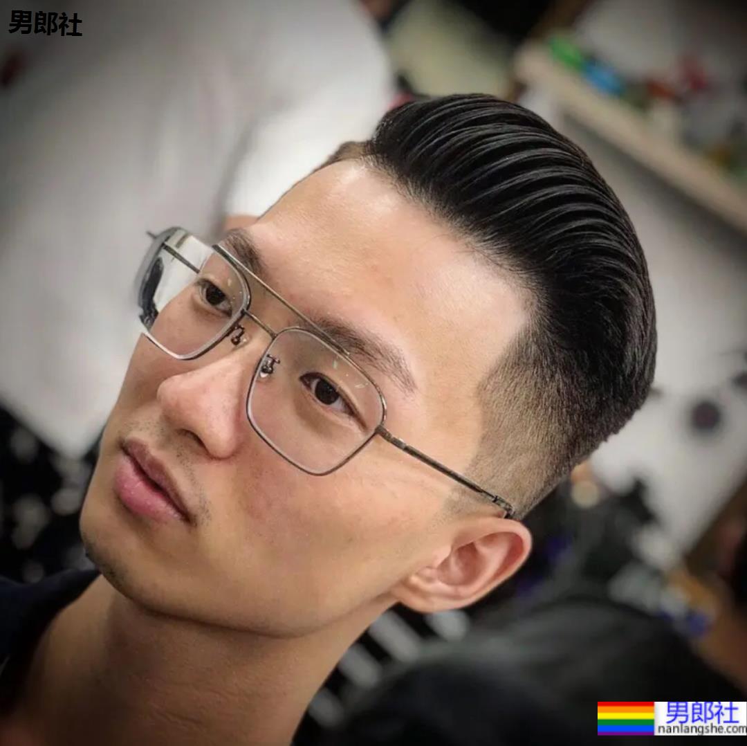 值得推荐给20~35岁男生选择这样的夏日发型 - 51虹马