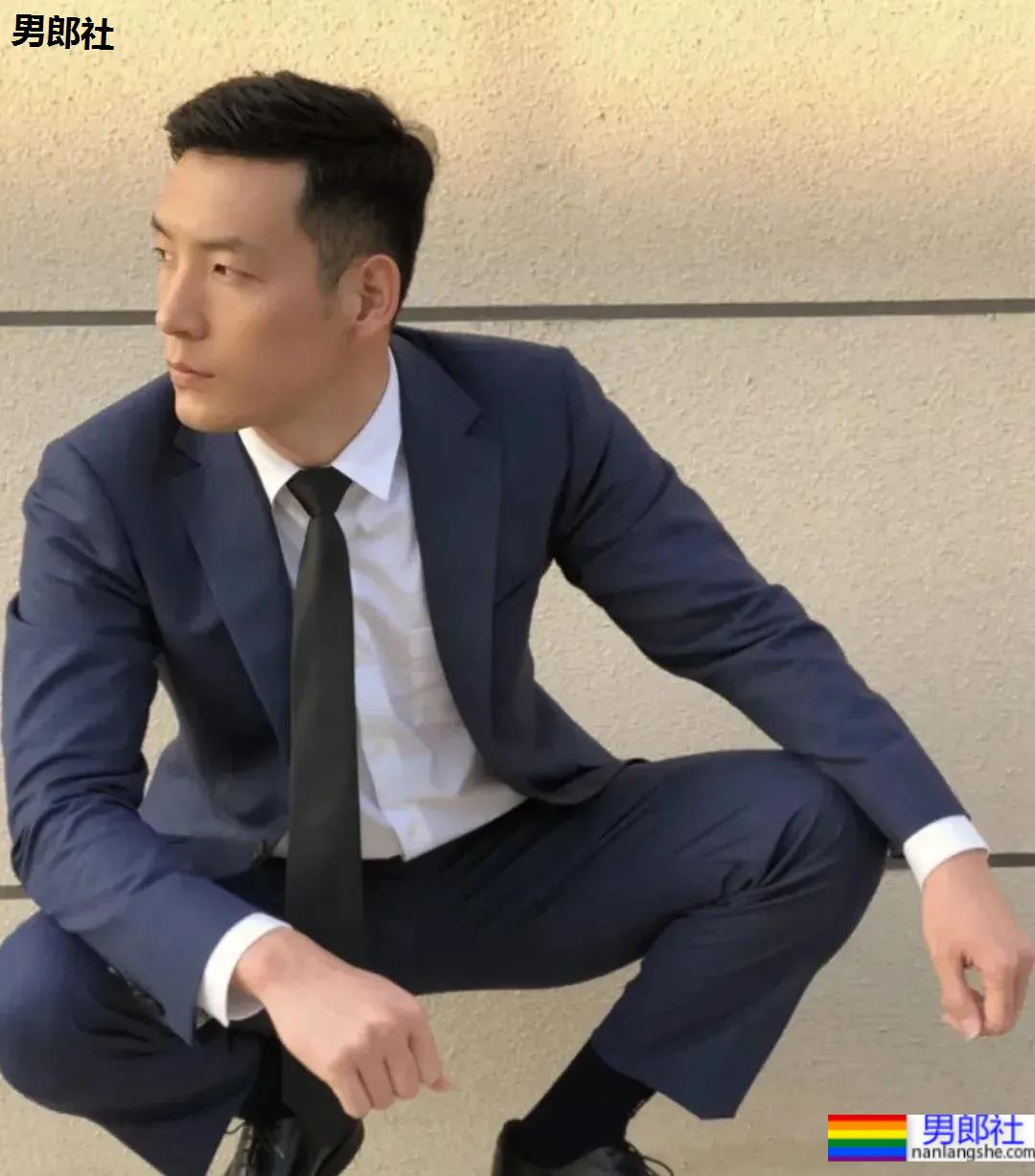 最近很火的厦门大学老师，正装私房帅照 - 51虹马