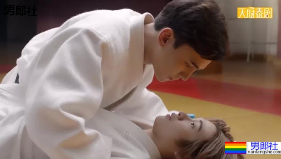 新剧来啦！掰弯情敌，直男乖乖做0，哈哈哈 - 51虹马