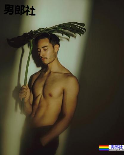 视听觉双重飨宴!集优雅琴调与性感肌肉于一身的大马演奏家:Josh Kua 柯信捷-51虹马