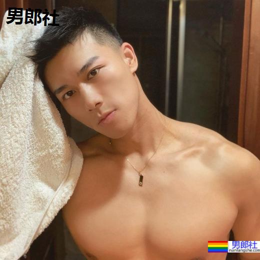 眼神锐利帅到出水!满足你的虎系鲜肉男幻想:Matt He - 51虹马 眼神锐利帅到出水!满足你的虎系鲜肉男幻想:Matt He - 51虹马