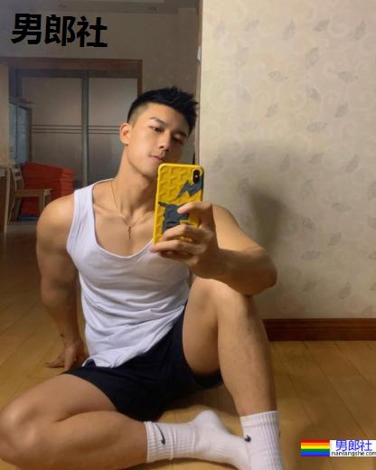 眼神锐利帅到出水!满足你的虎系鲜肉男幻想:Matt He - 51虹马 眼神锐利帅到出水!满足你的虎系鲜肉男幻想:Matt He - 51虹马