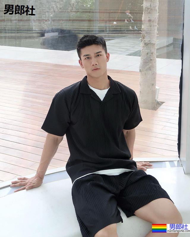 眼神锐利帅到出水!满足你的虎系鲜肉男幻想:Matt He - 51虹马 眼神锐利帅到出水!满足你的虎系鲜肉男幻想:Matt He - 51虹马