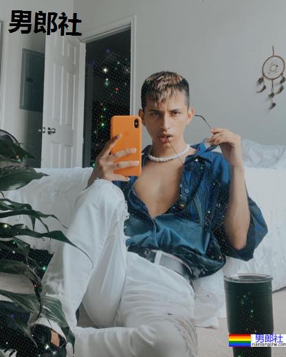 我也不想努力了！20岁男大生休学靠56岁糖爸养 妈妈知道后语出惊人-51虹马