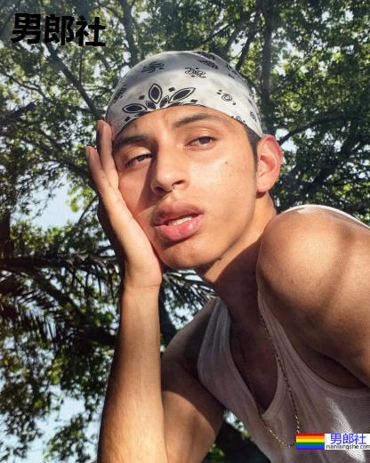 我也不想努力了!20岁男大生休学靠56岁糖爸养 妈妈知道后语出惊人 - 51虹马 我也不想努力了!20岁男大生休学靠56岁糖爸养 妈妈知道后语出惊人 - 51虹马