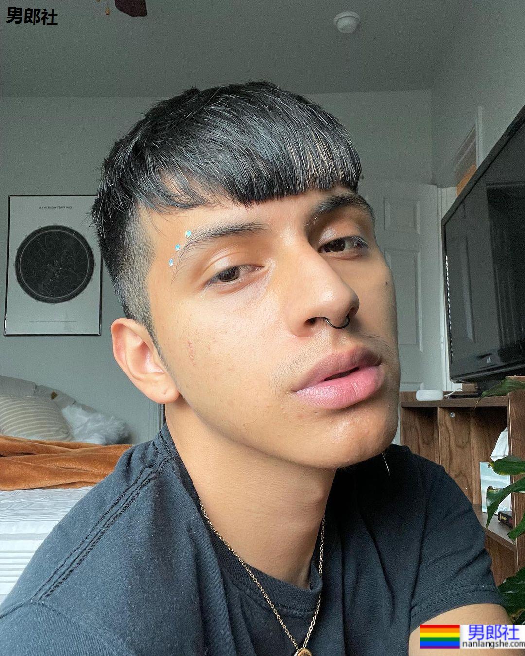 我也不想努力了!20岁男大生休学靠56岁糖爸养 妈妈知道后语出惊人 - 51虹马 我也不想努力了!20岁男大生休学靠56岁糖爸养 妈妈知道后语出惊人 - 51虹马