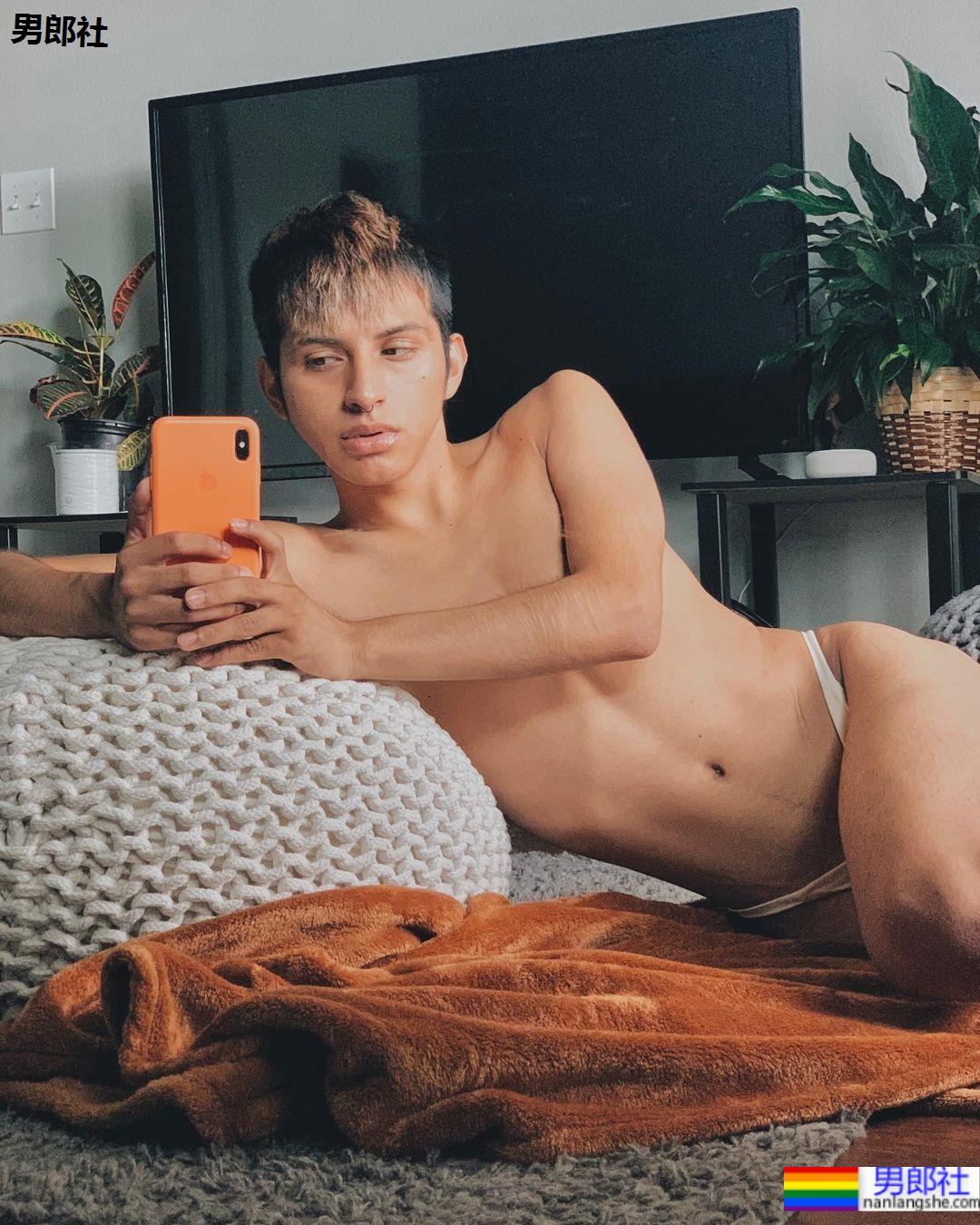 我也不想努力了!20岁男大生休学靠56岁糖爸养 妈妈知道后语出惊人 - 51虹马 我也不想努力了!20岁男大生休学靠56岁糖爸养 妈妈知道后语出惊人 - 51虹马