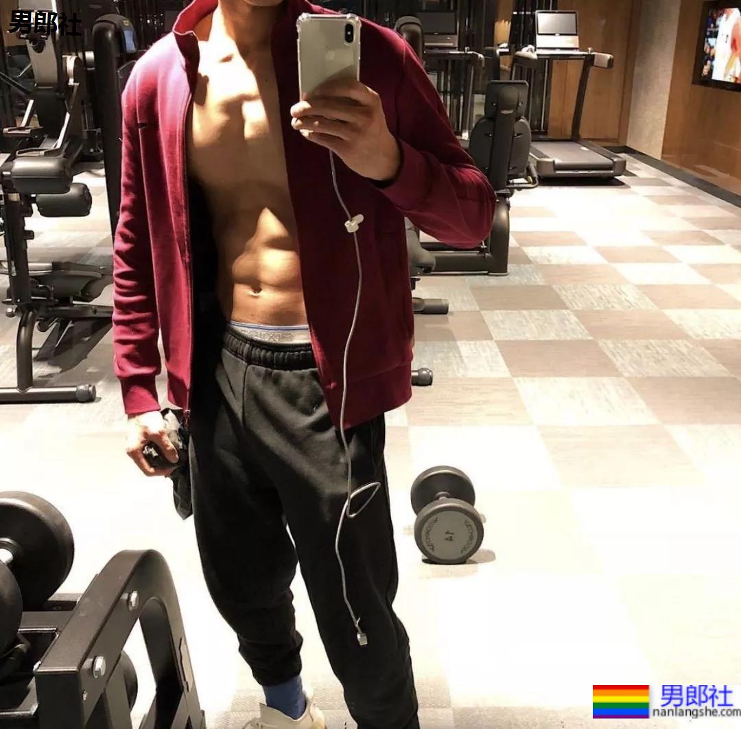 重庆足球白袜体育生，荷尔蒙的诱惑 - 51虹马